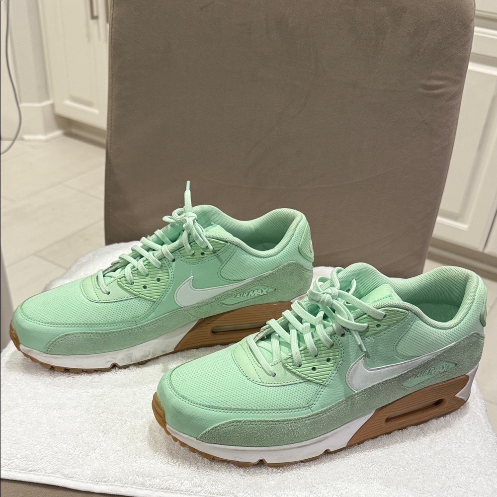 Nike Women's Air Max Pastel Green Sneakers